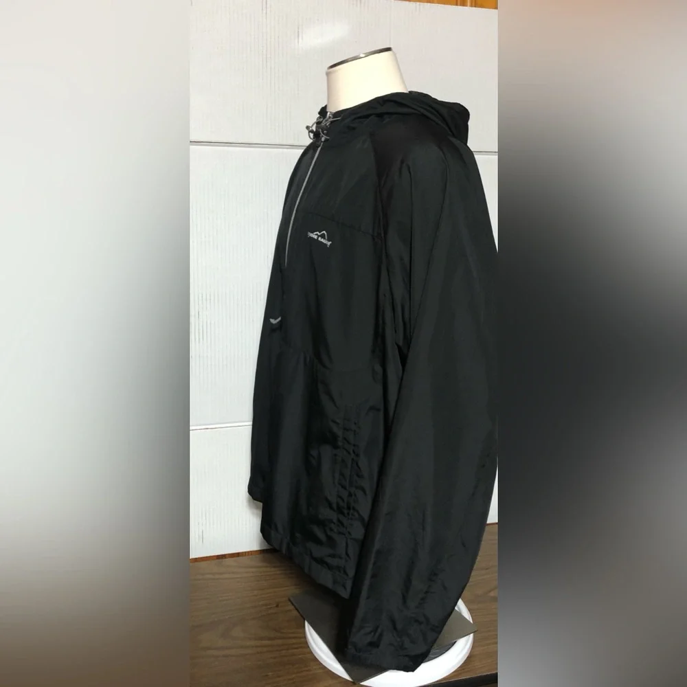 Eddie Bauer men’s or women’s Front Zip Adjustable Hood Black Lightweight Jacket